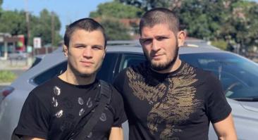 Не сумевший дебютировать в UFC брат Хабиба Нурмагомедова вернулся в Россию