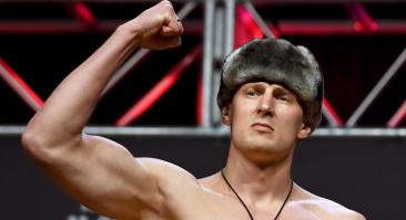 Александр Волков не может добраться на турнир UFC 254