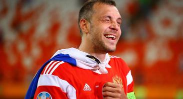Карелин: «Вы сказали, Дзюба — футболист? А чем он известен?»