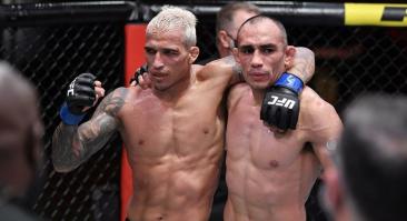Видео лучших моментов боя Фергюсон - Оливейра на UFC 256