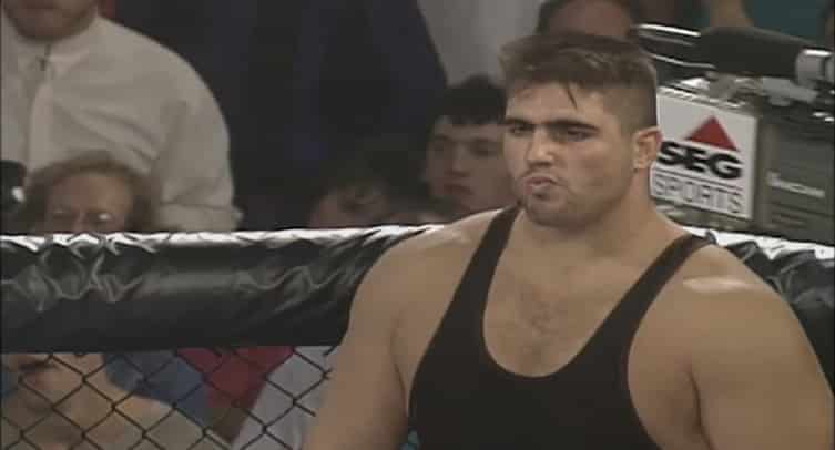 Боец UFC умер от коронавируса