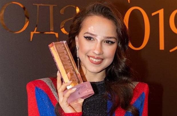 Алина Загитова снова взволновала подписчиков сногсшибательной фотографией