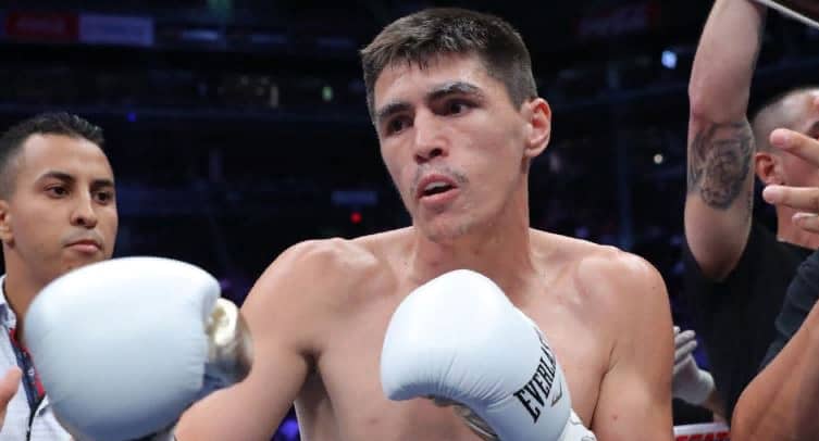 Чемпион мира по боксу Тейшейра намерен разрушить карьеру Макгрегору