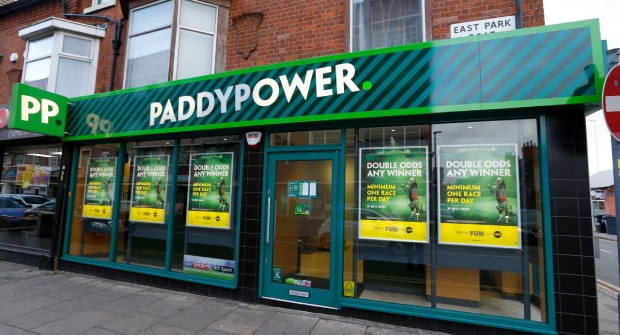 Владелец Paddy Power выплатит персоналу £ 14 млн за работу во время пандемии