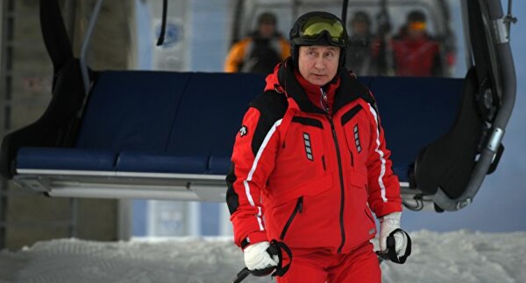 Путин после скандала в марафоне назвал Большунова настоящим героем