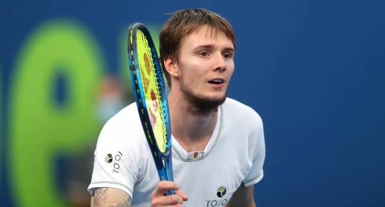Теннисист Бублик снова выдал матерную тиражу на корте во время игры
