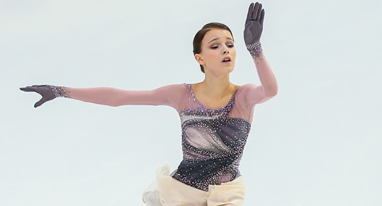 Анна Щербакова показала, как ее поздравили с чемпионством и днем рождения
