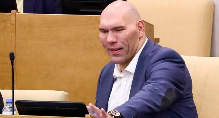 Валуев пообещал быть у Поветкина за спиной в бою с Уайтом