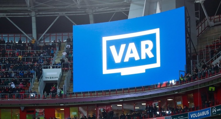 Хусаинов заявил, что VAR в России вредит качеству работы судей