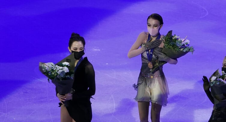 Анна Щербакова выиграла короткую программу на командном ЧМ, Туктамышева — вторая