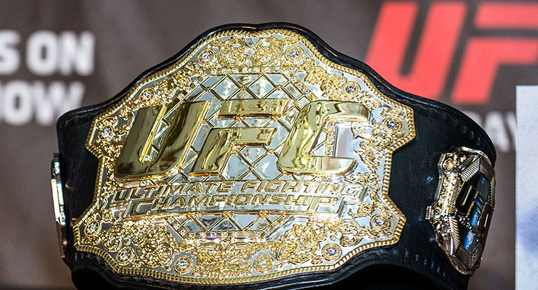 Российский боец UFC Царукян летом может провести бой с Хукером