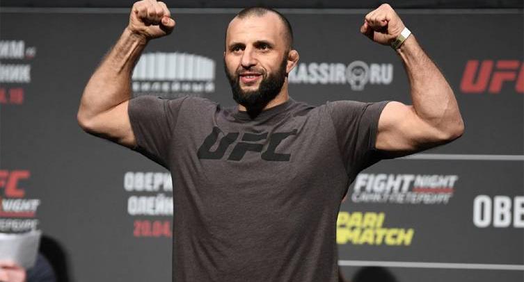 Экс-боец UFC Антигулов снова нарушил закон и попал за решетку