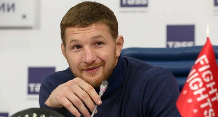 Минеев рассказал, как инцидент с Исмаиловым в клетке повлиял на отношение дагестанцев к нему