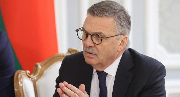 Рене Фазель заявил, что сборные России и Канады мучаются на чемпионате мира