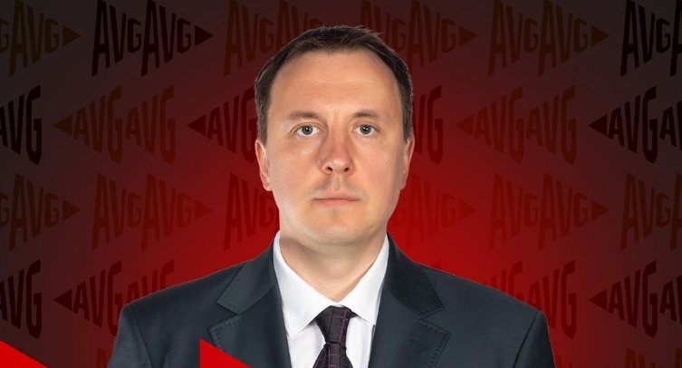 ХК «Авангард» продлил контракт с генменеджером Волковым на два года