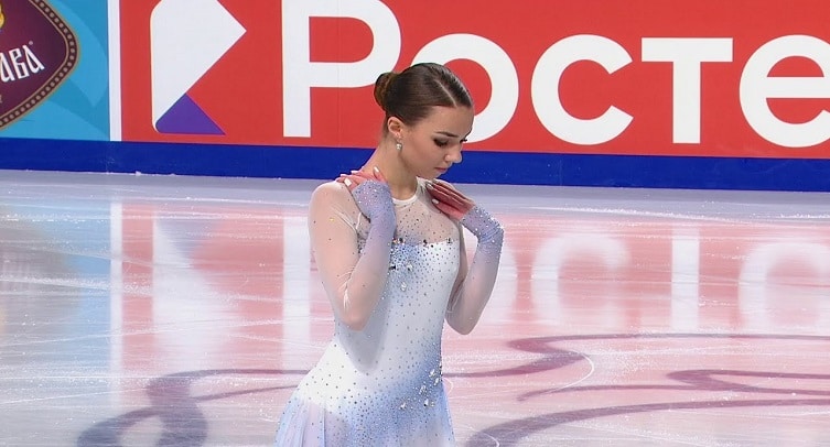 Фигуристка Нугуманова поразила подписчиков своей фигурой в купальнике