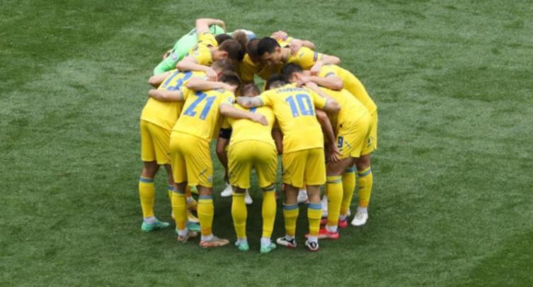 Украина в своем первом плей-офф Евро одолела Швецию и сенсационно вышла в 1/4 финала. Видеообзор