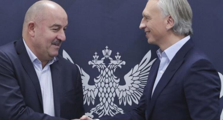 Дюков прокомментировал отставку Черчесова с поста главного тренера сборной России по футболу
