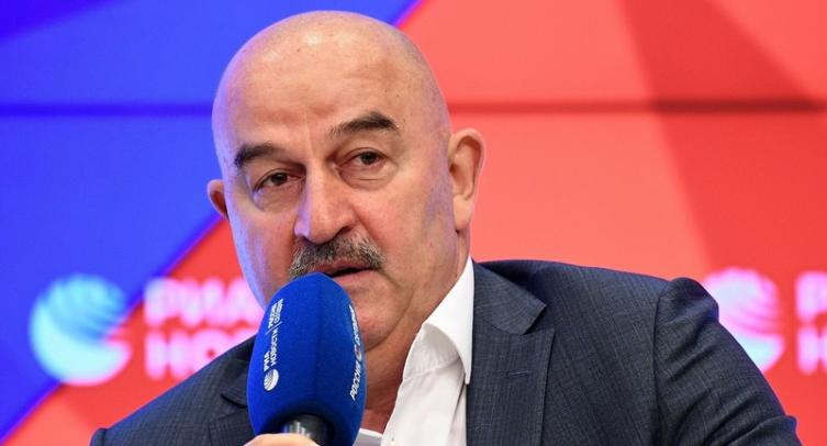 Губерниев заявил, что Черчесова уволили из сборной России из-за скандальной пресс-конференции