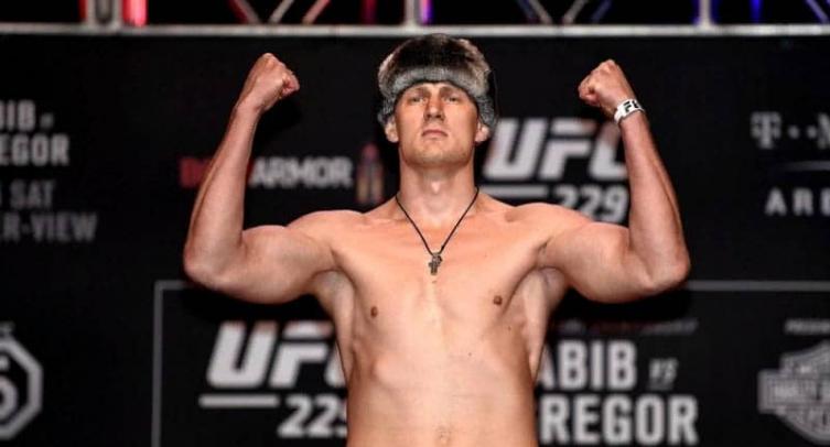 Волков подписал контракт на очередной бой в UFC