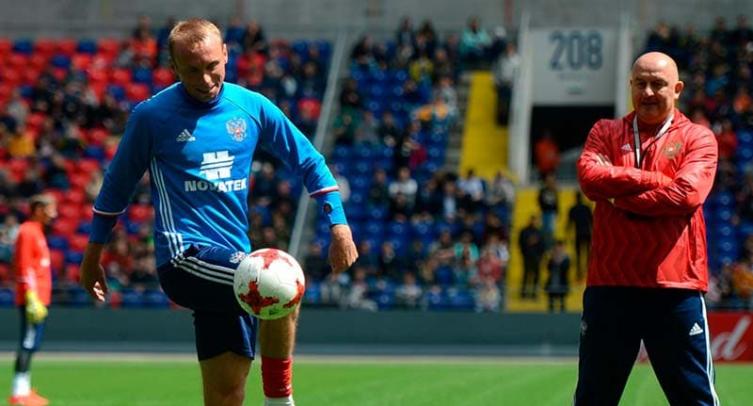 Глушаков рассказал, как Черчесов вынудил его играть с травмой из-за угрозы отставки
