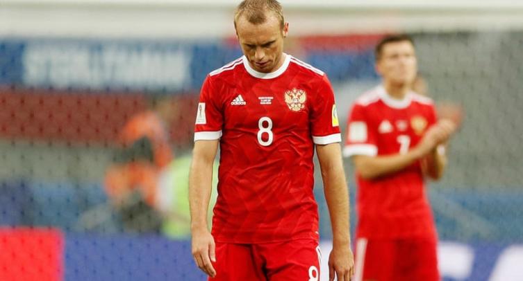 Глушаков заявил, что главное в сборной России - отсутствие людей, мешающих играть ему и всему российскому футболу