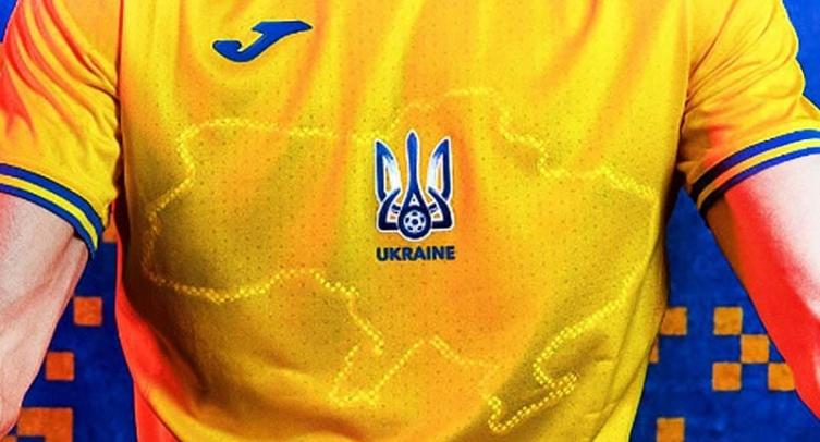 В Британии ведущая сравнила контур карты на форме Украины с грязным пятном