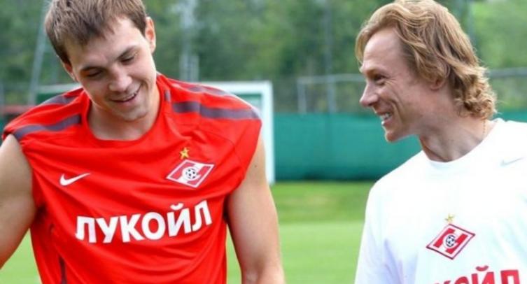 Хохлов считает, что Карпину следует взвесить все за и против от приглашения Дзюбы в сборную