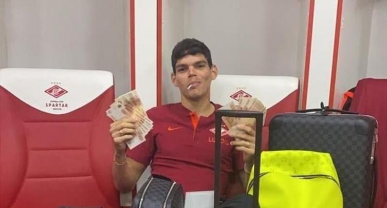 «Спартак» объявил о продлении контракта с защитником Айртоном