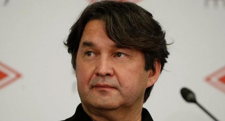 Баженов заявил, что Газизов портит себе репутацию, подавая иск с требованием восстановить его в «Спартаке»