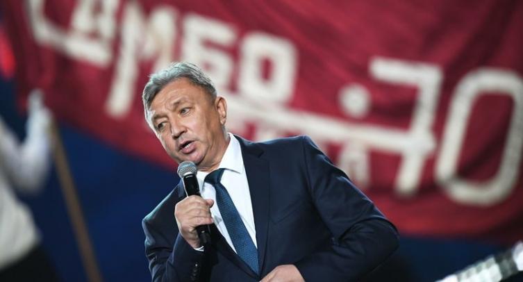 Лайшев назвал издевательством над Россией первого небинарного фигуриста на Олимпиаде в Пекине