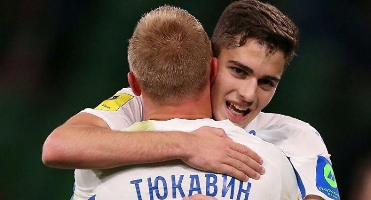 Смолов высказался о футбольных способностях Захаряна и Тюкавина