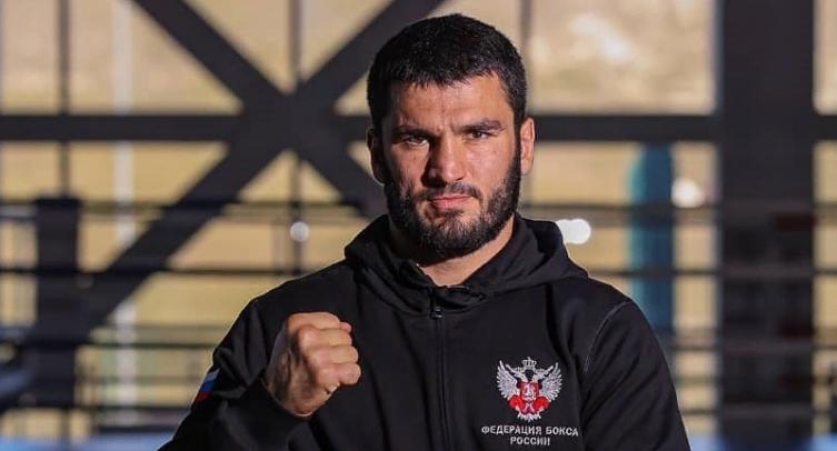 Бетербиев рассказал, как относится к скандальному бойцу Дацику