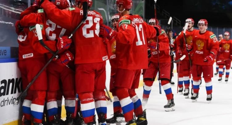 Зубов рассказал причину снятия российских хоккеистов с рейса в Канаде