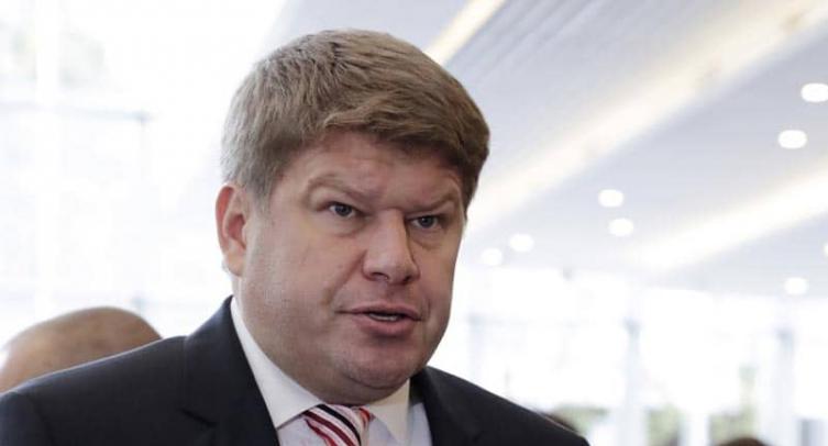 Губерниев заявил, что не стал бы обсуждать трусы и ориентацию Ещенко на федеральном ТВ