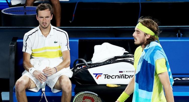 Сегодня Медведев сыграет с Циципасом в полуфинале Australian Open-2022