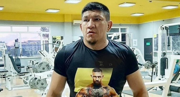 В Казахстане был избит и задержан боец Хамитов