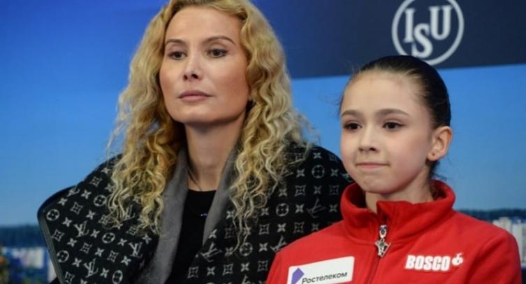 Слуцкая заявила, что после провала Валиевой на ОИ-2022 Тутберидзе не должна была броситься вытирать ей сопельки