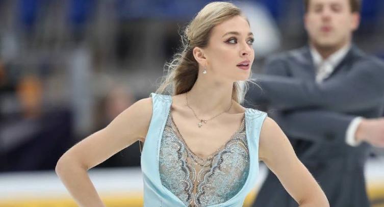 Синицина назвала причину своего падения на шоу «Ледниковый период»
