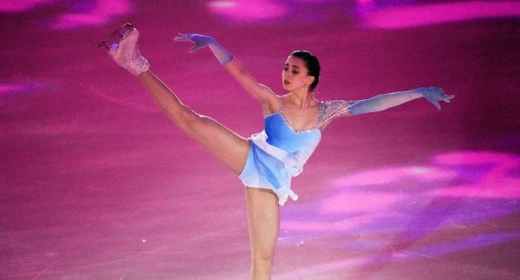 Иностранные болельщики восхитились выступлением чемпионки ОИ Валиевой на шоу «Влюбленные в фигурное катание»
