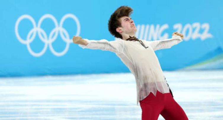 Чемпион ОИ-2022 фигурист Кондратюк заявил, что сборной России вручили только коробки от медалей