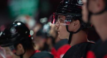 «Нью-Джерси» уступает «Рейнджерс» 0-2 в серии 1/8 финала плей-офф НХЛ. В третьем матче на победу команды Шаранговича дают 2,75