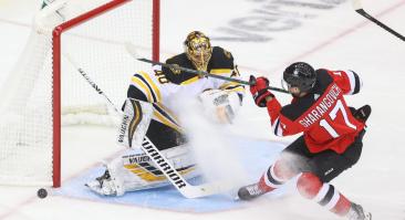 В воскресенье, 9 апреля, «Нью-Джерси» Шаранговича сыграет 80-й матч регулярки НХЛ 22/23. На победу над «Бостоном» дают 2,75