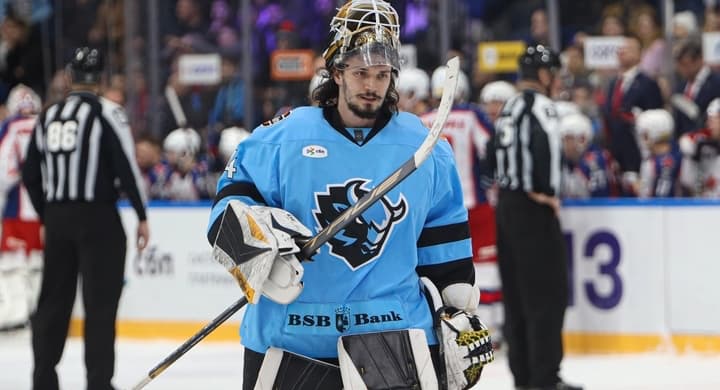 «Это не предел. Долго радоваться не будем». Демченко — о победе в 400-м матче в КХЛ